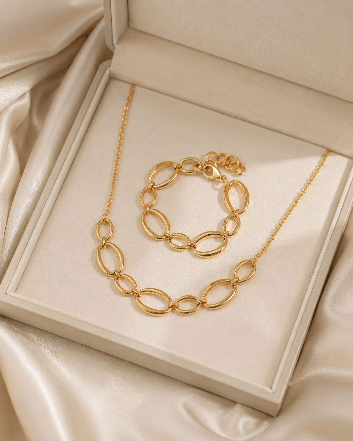 Halo Oval Pendant Necklace