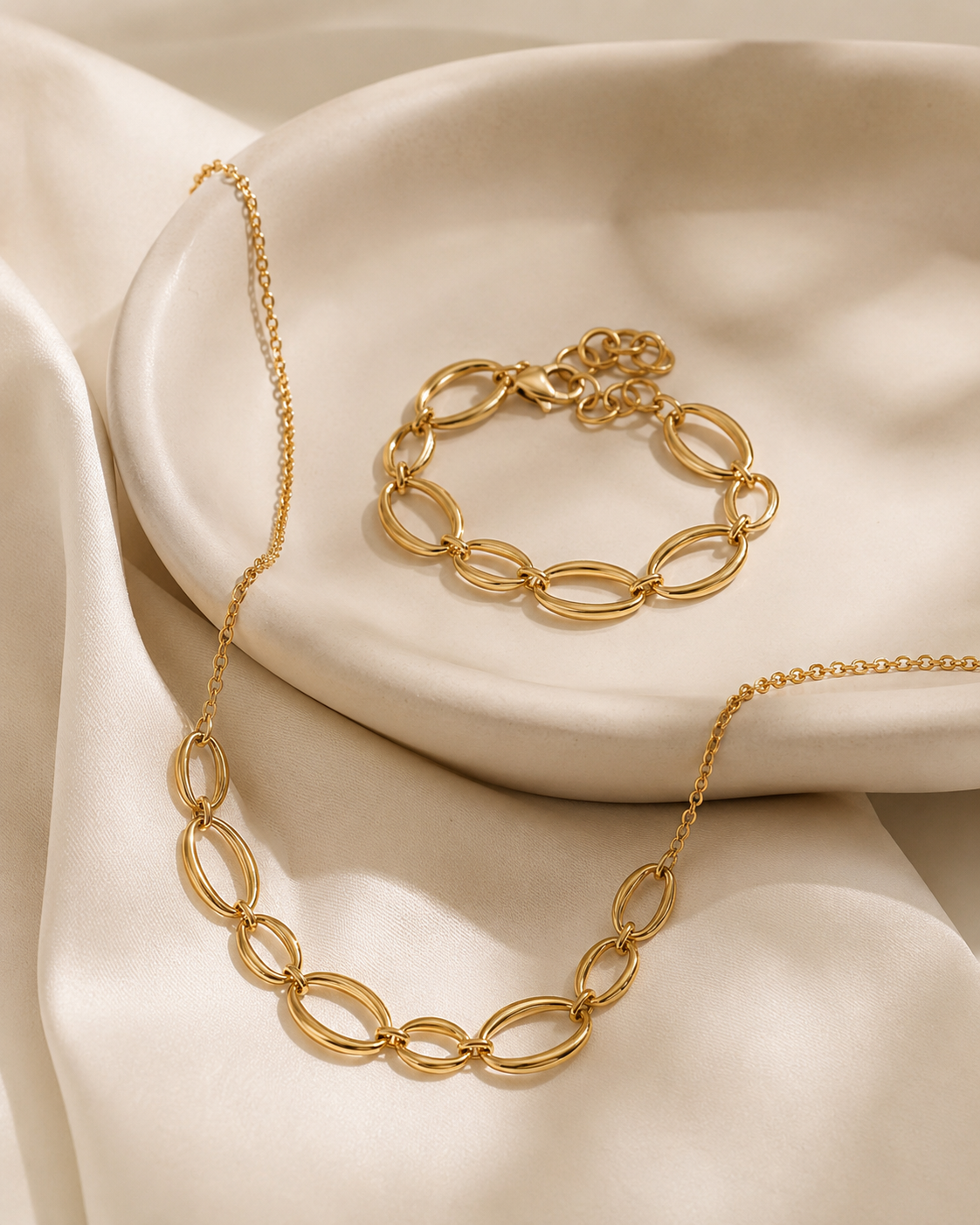 Halo Oval Pendant Necklace