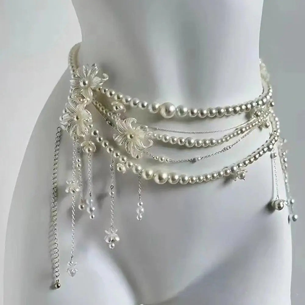 Perle Pearl Waist Chain close up