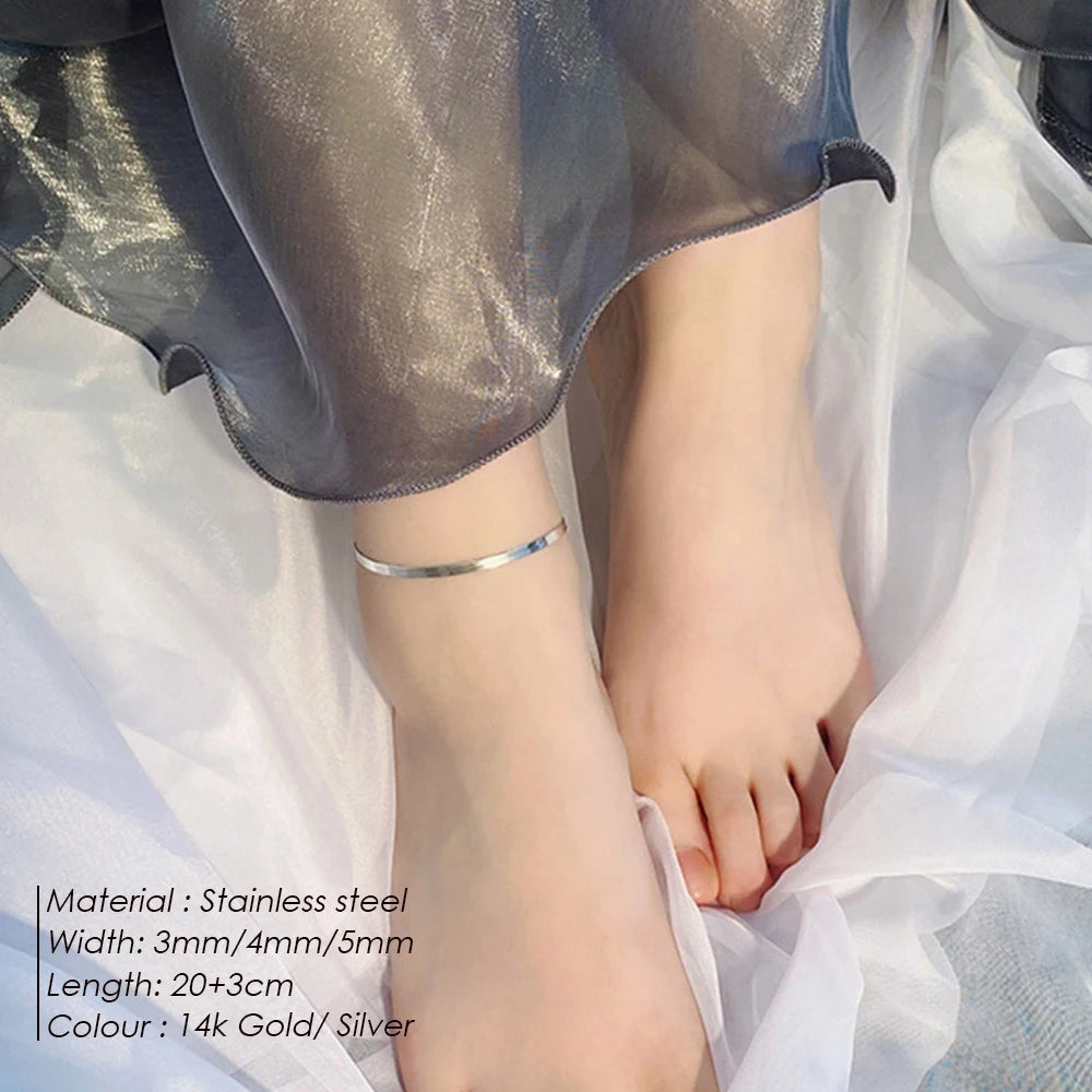 Sable Snake Chain Anklet close up