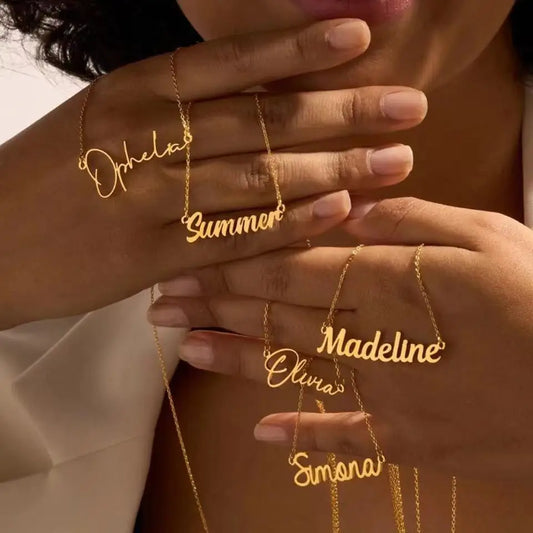 Rosa Name Bar Necklace