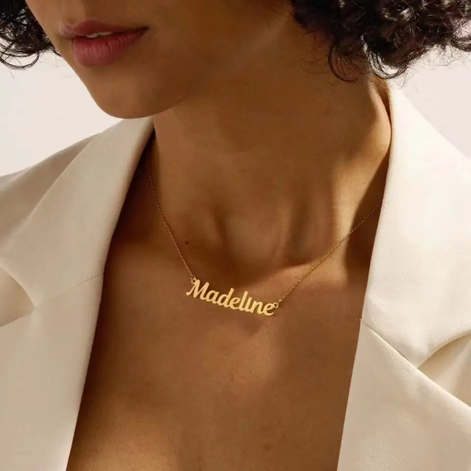 Rosa Name Bar Necklace close up