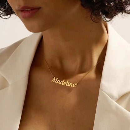 Rosa Name Bar Necklace close up